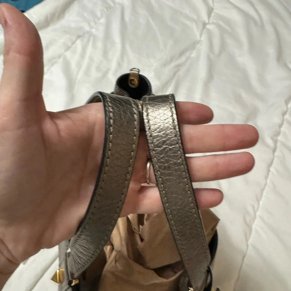 Valentino Bronze Leather Tote Bag with Spacious Interioa - Picture 6 of 15